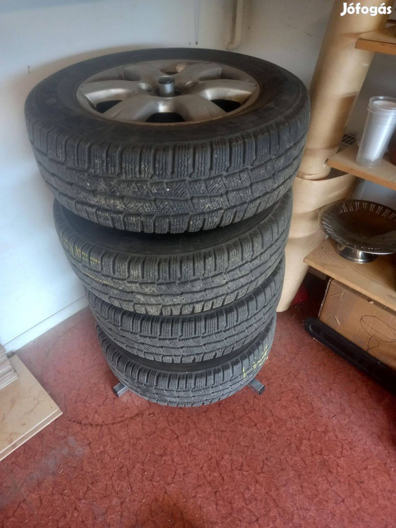 Michelin téli gumi 4 db könnyű fém felnivel