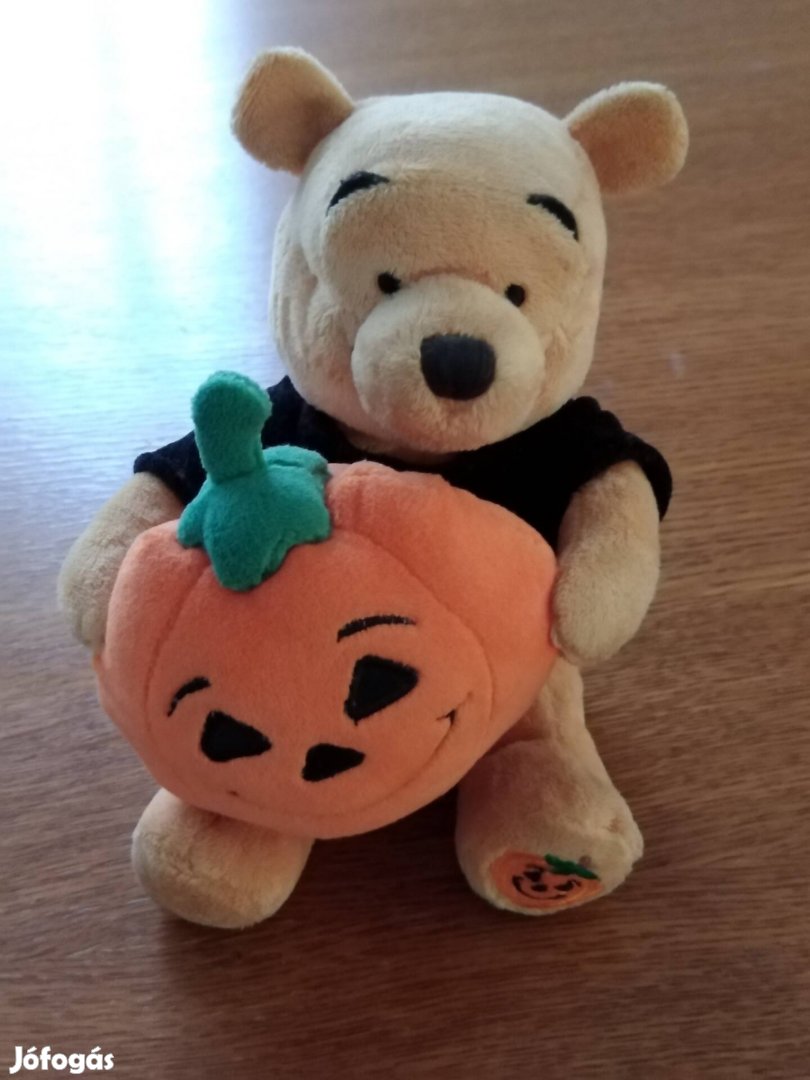 Micimackó plüss maci Disney halloween kiadás Mici mackó