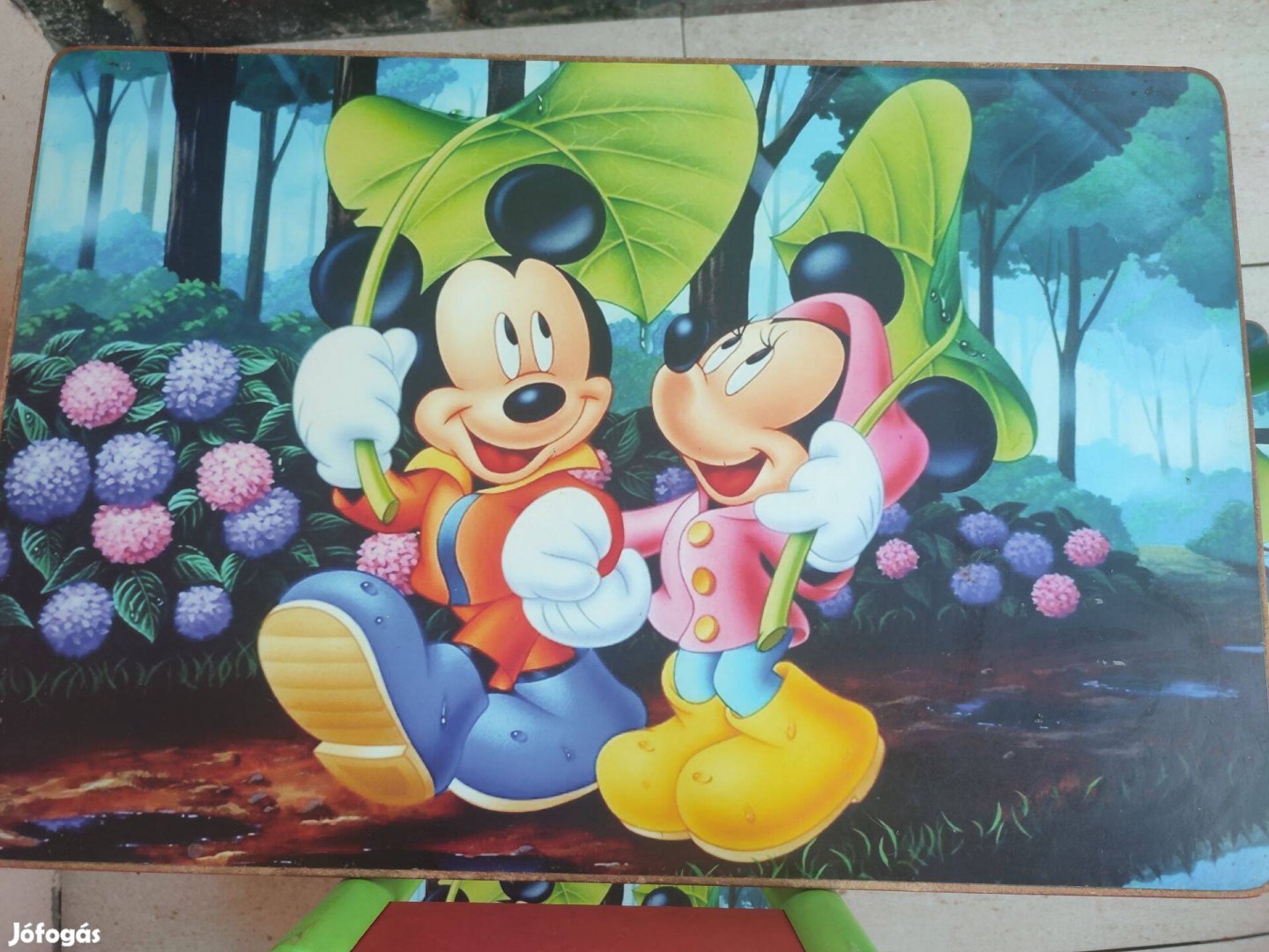 Mickey Kis asztal székkel