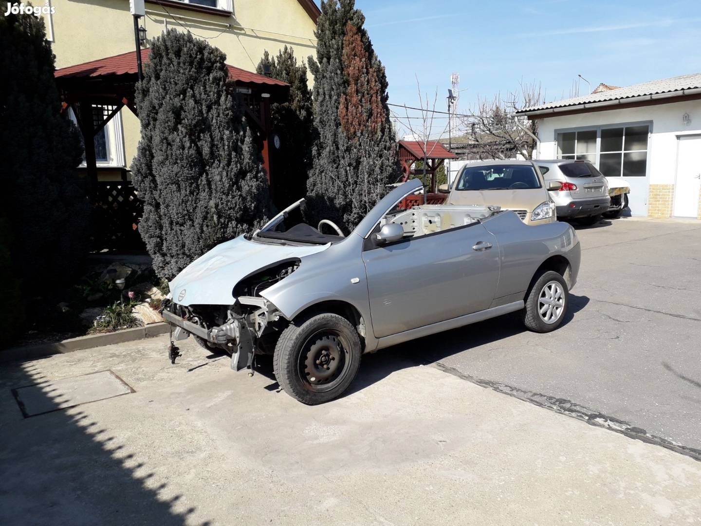 Micra cabrió 1,6 alkatrészek C+C olcsón