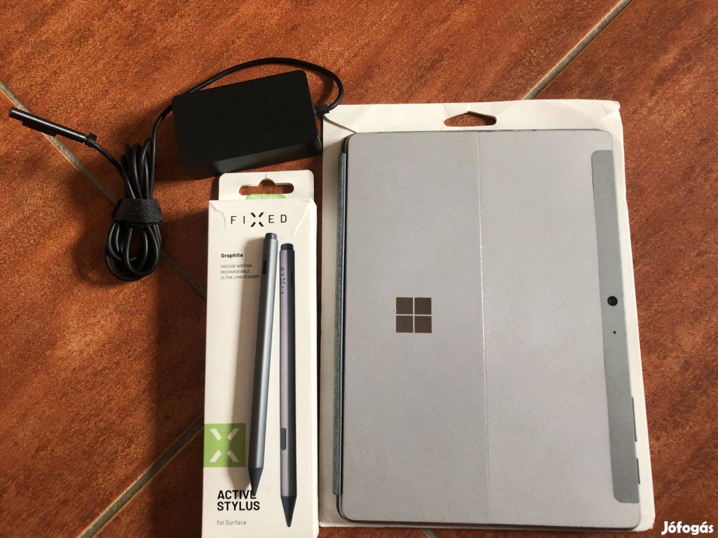 Microsoft Surface Go 2 128GB Sok tartozékkal Ipad helyett