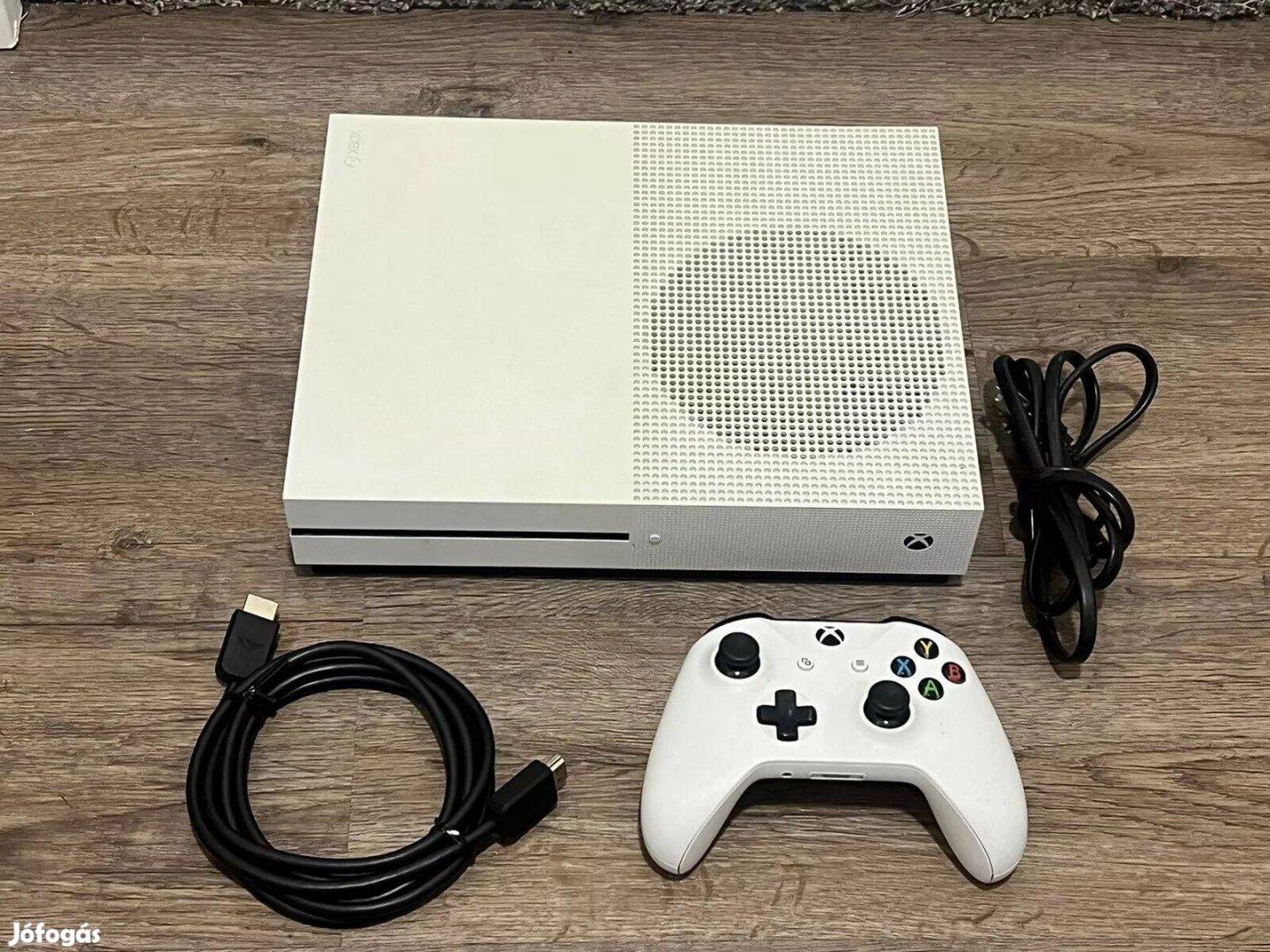 Microsoft Xbox One S 1 TB konzol Xbox One kontroller és vezetékek