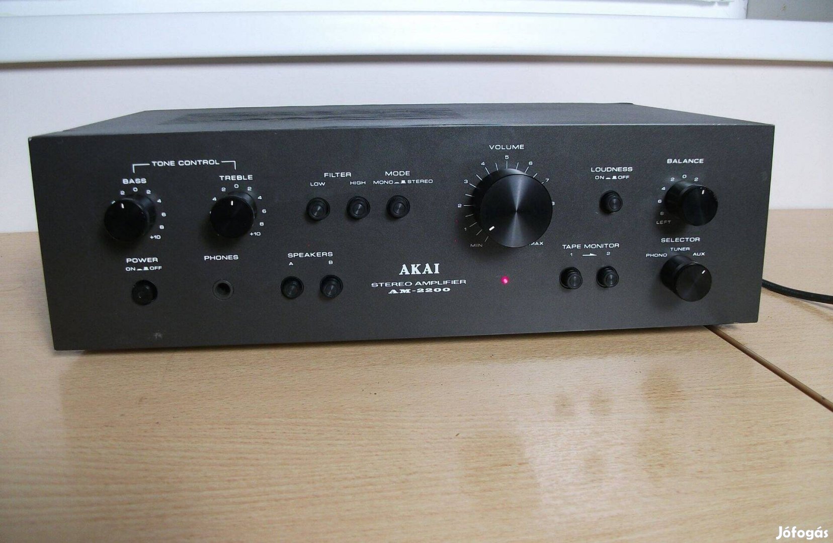 Midi méretű (38cm) Akai AM 2200 tranzisztoros Japán erősítő