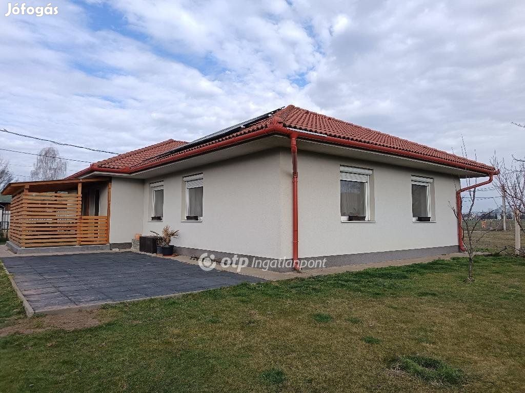 Mikepércsi 124 nm-es ház eladó