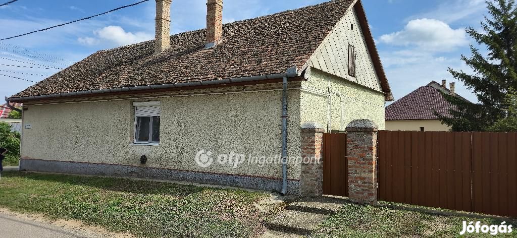Mikepércsi eladó 80 nm-es ház