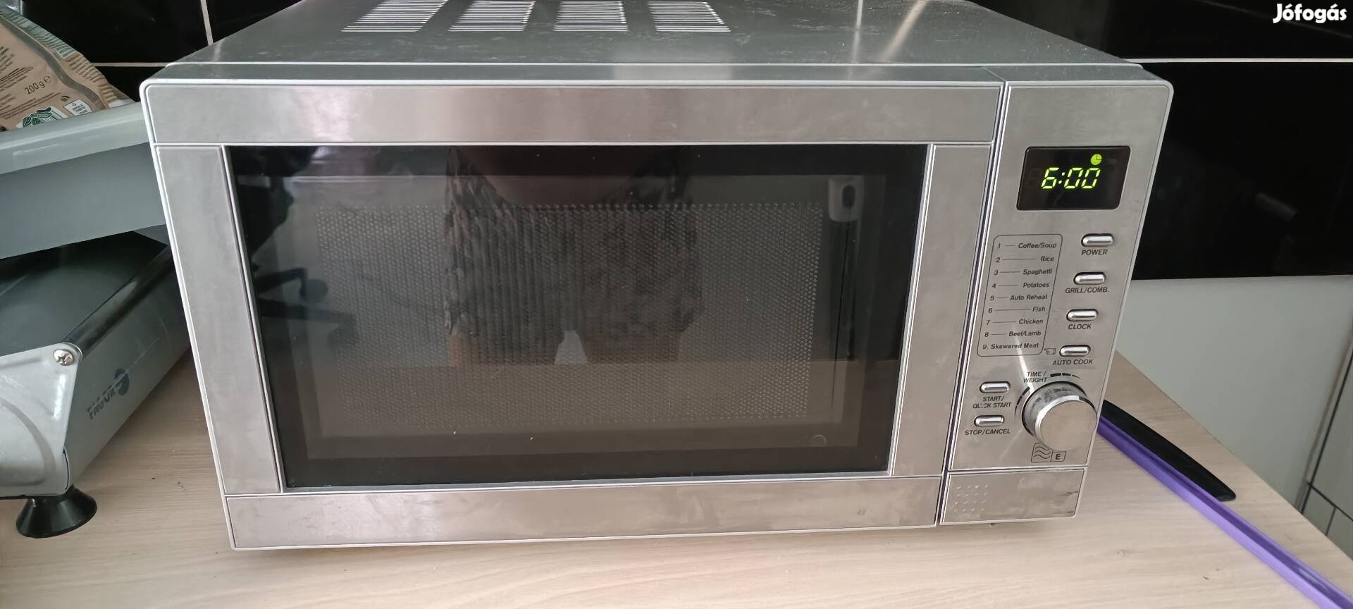 Mikró ( grilles 800W inox külsejű)