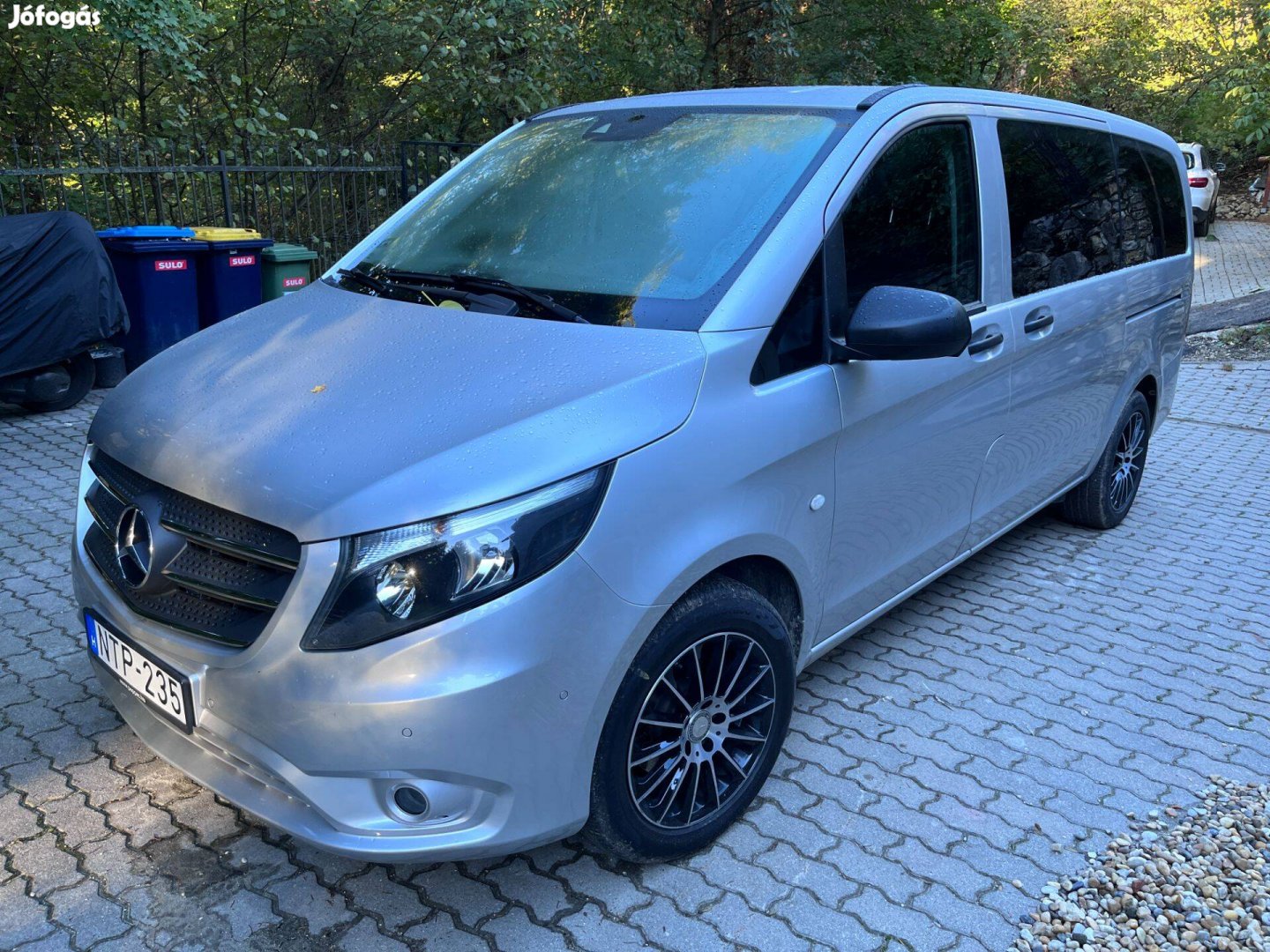 Mikrobusz bérlés, 2023-as Mercedes Vito, automata, 8 személyes