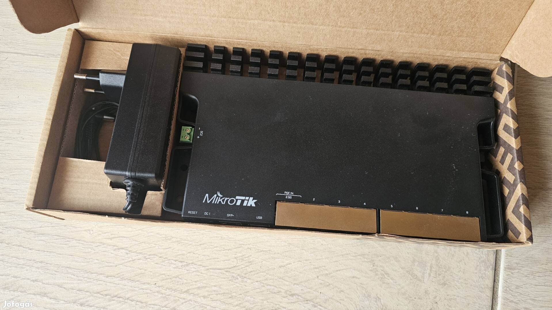 Mikrotik rb5009ugsin router eladó