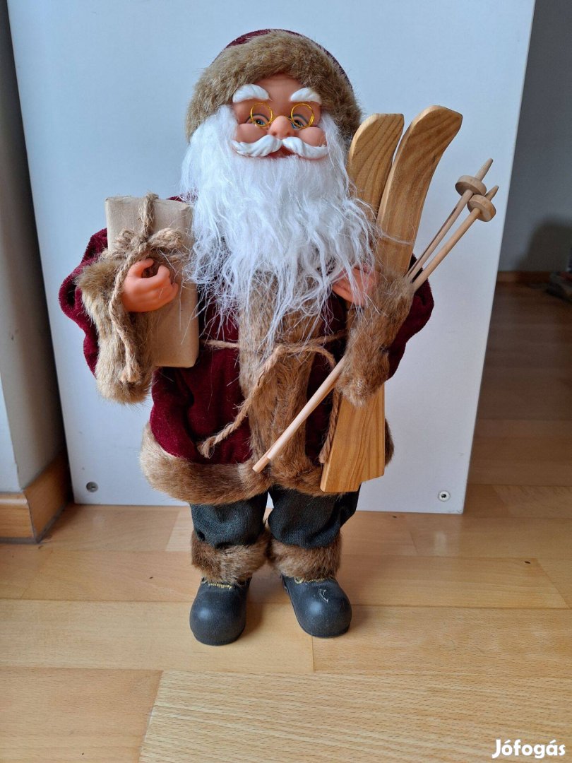 Mikulás figura ajándékokkal, síléccel (38 cm)