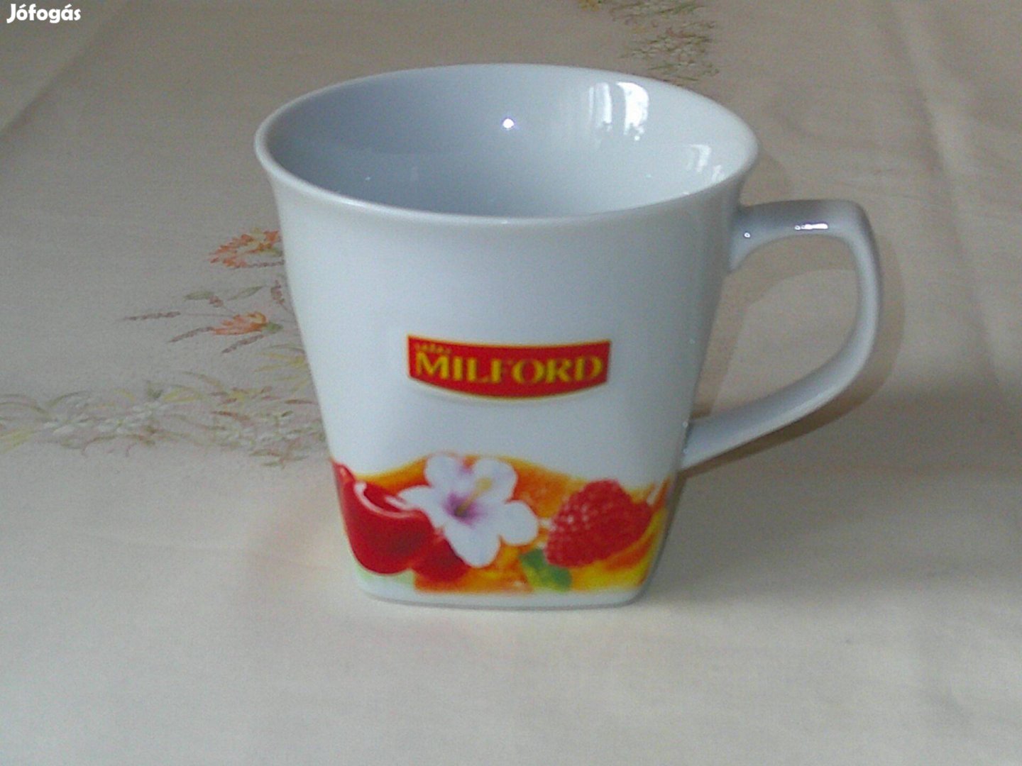 Milford porcelán teás bögre, csésze