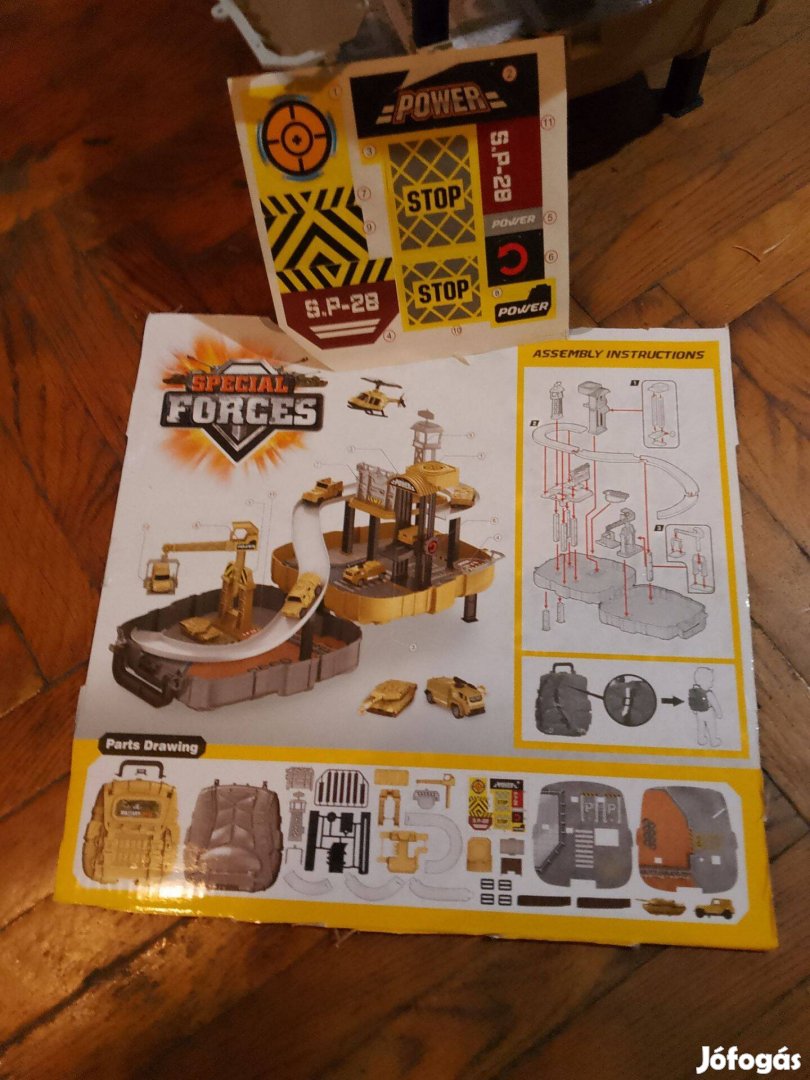 Military Base-Hátizsák és játék egyben