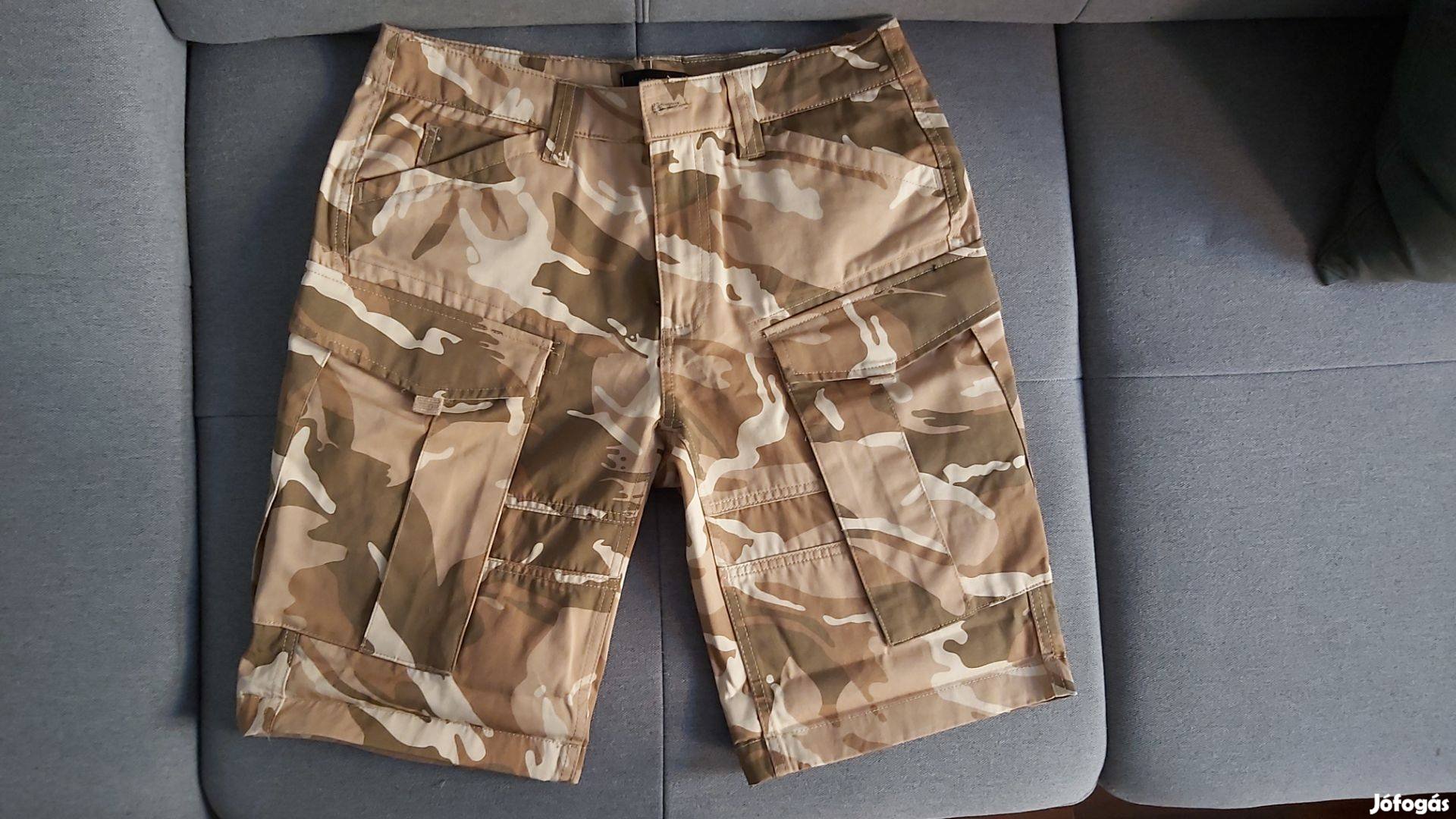 Military zsebes rövidnadrág