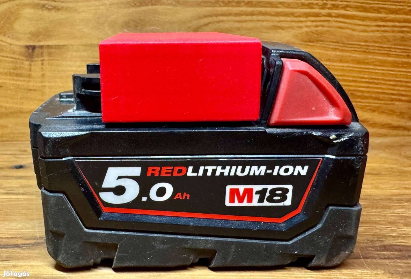 Milwaukee 18V gépekhez tartó konzol