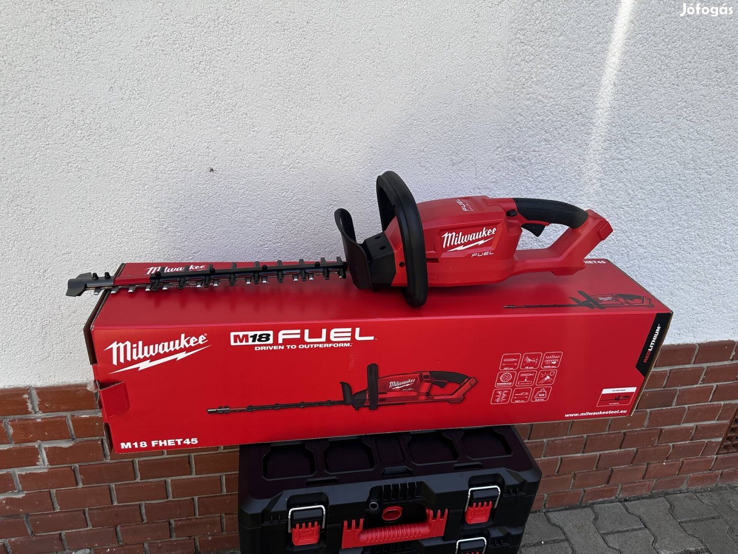 Milwaukee M18 Fhet45 akkumulátoros sövényvágó 45cm