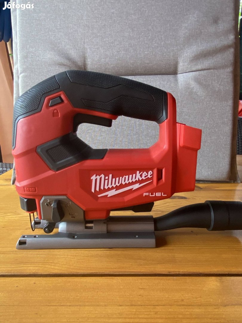 Milwaukee M18 Fuel dekopír fűrész