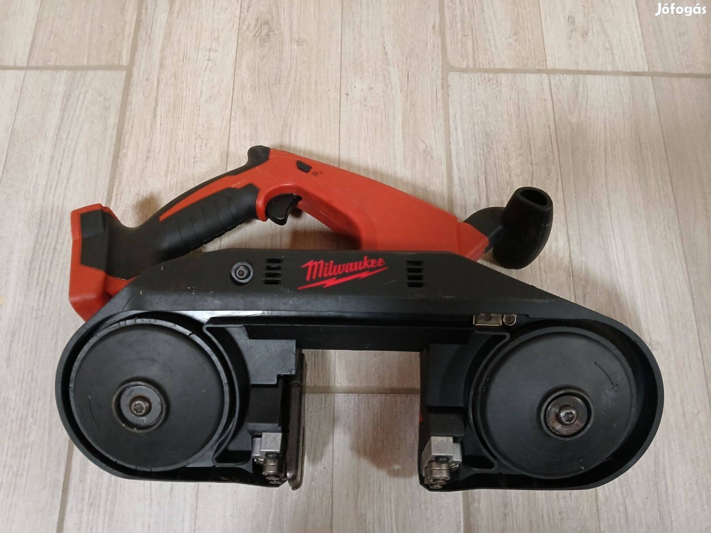 Milwaukee M18 Szalagfűrész