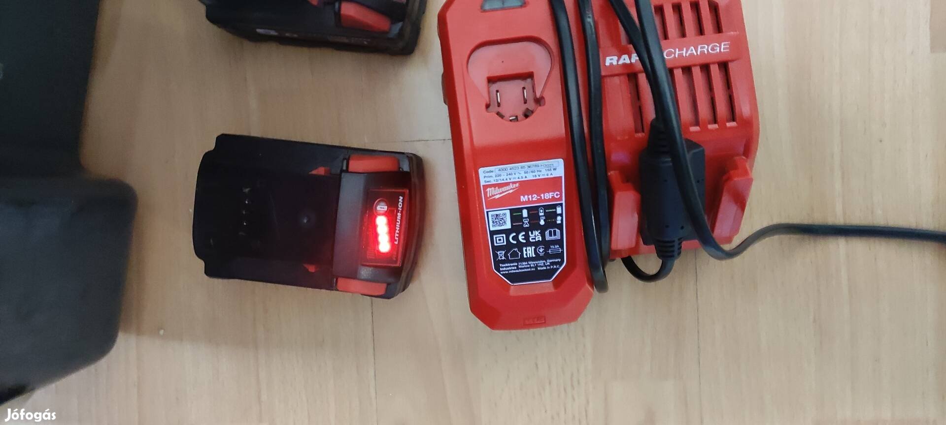 Milwaukee M18 akku készlet.