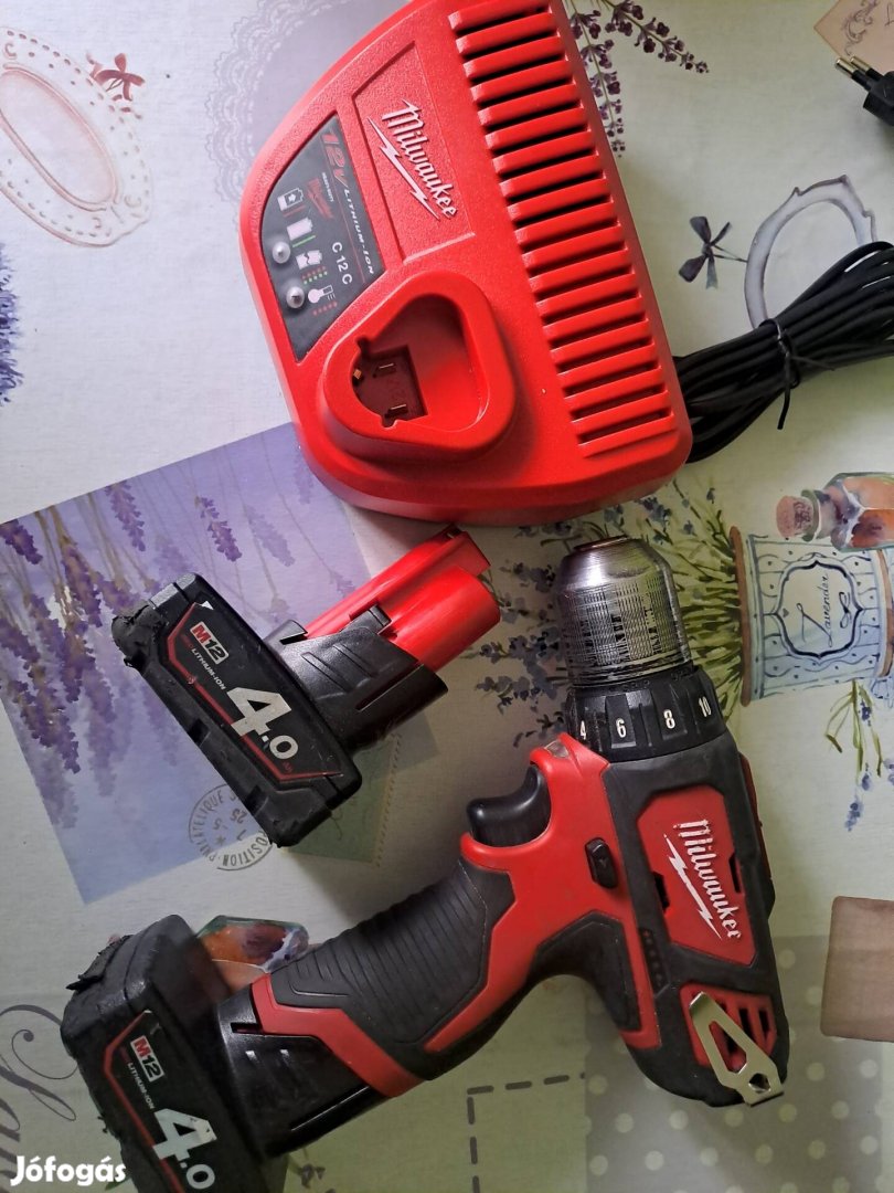 Milwaukee m12 Bdd-0 2akku töltő 