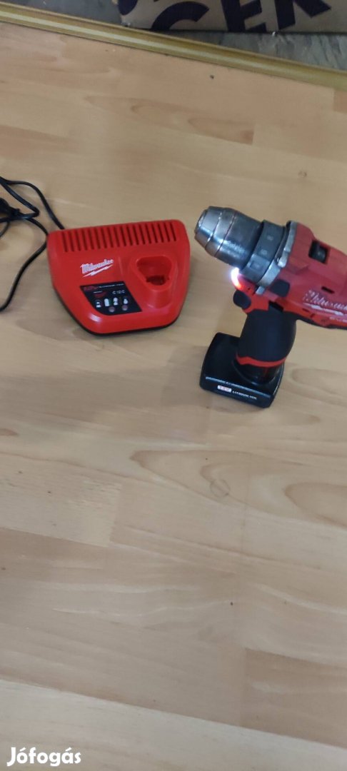 Milwaukee m12 fúró csavarozó 