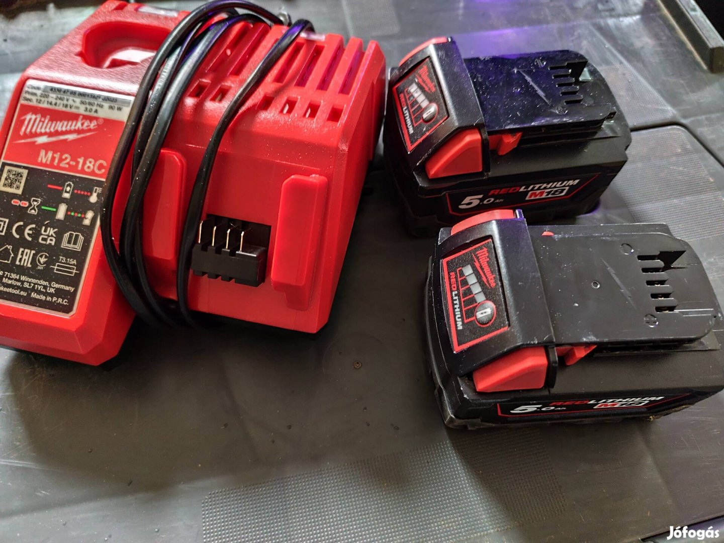 Milwaukee töltő akksik