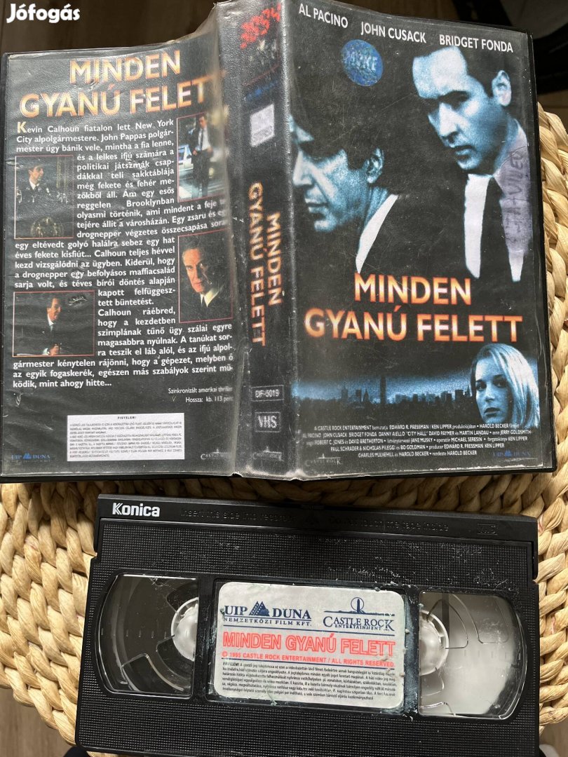 Minden gyanú felett vhs m