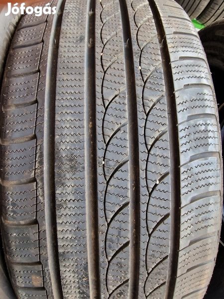 Minerva 245/40R19 S210 6-7mm DOT18 használt gumi HG12782 téli