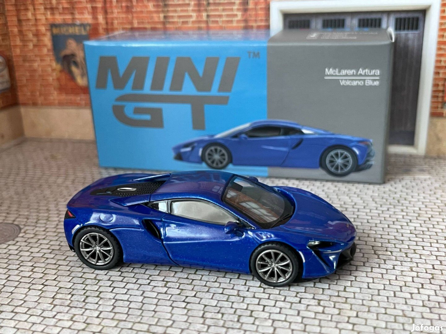 Mini GT Mclaren Artura modellautó 164 méret