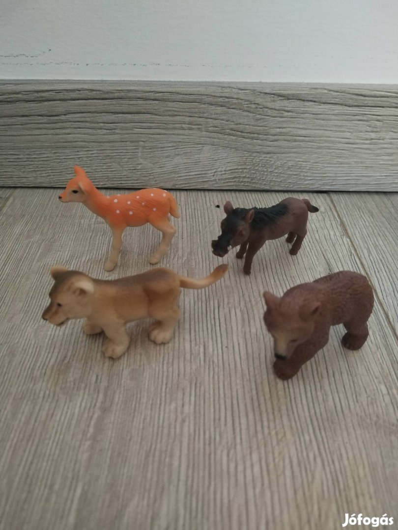 Mini műanyag állatkölykök figurák