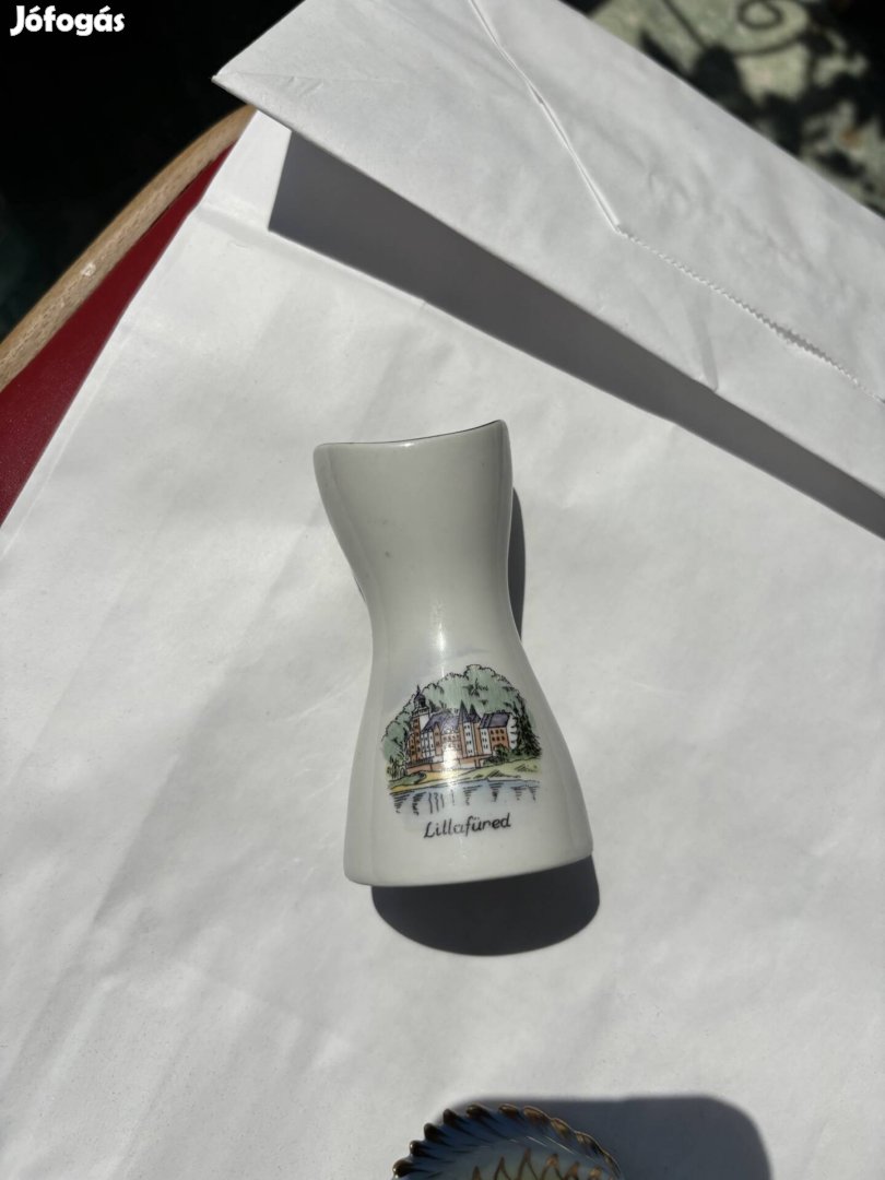 Mini porcelan vaza elado