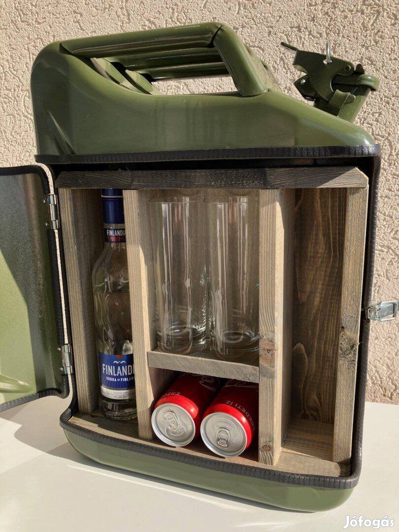 Minibár üzemanyag kanna, marmonkanna, jerry can