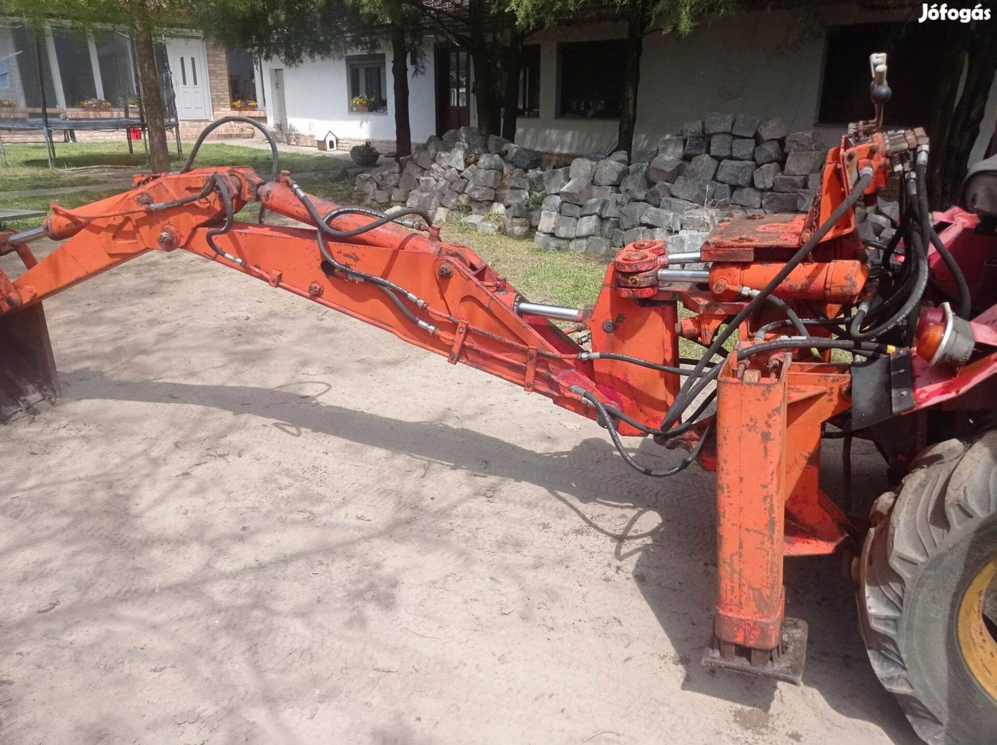 Minikotró, rakodó gép, bobcatre vagy traktorra