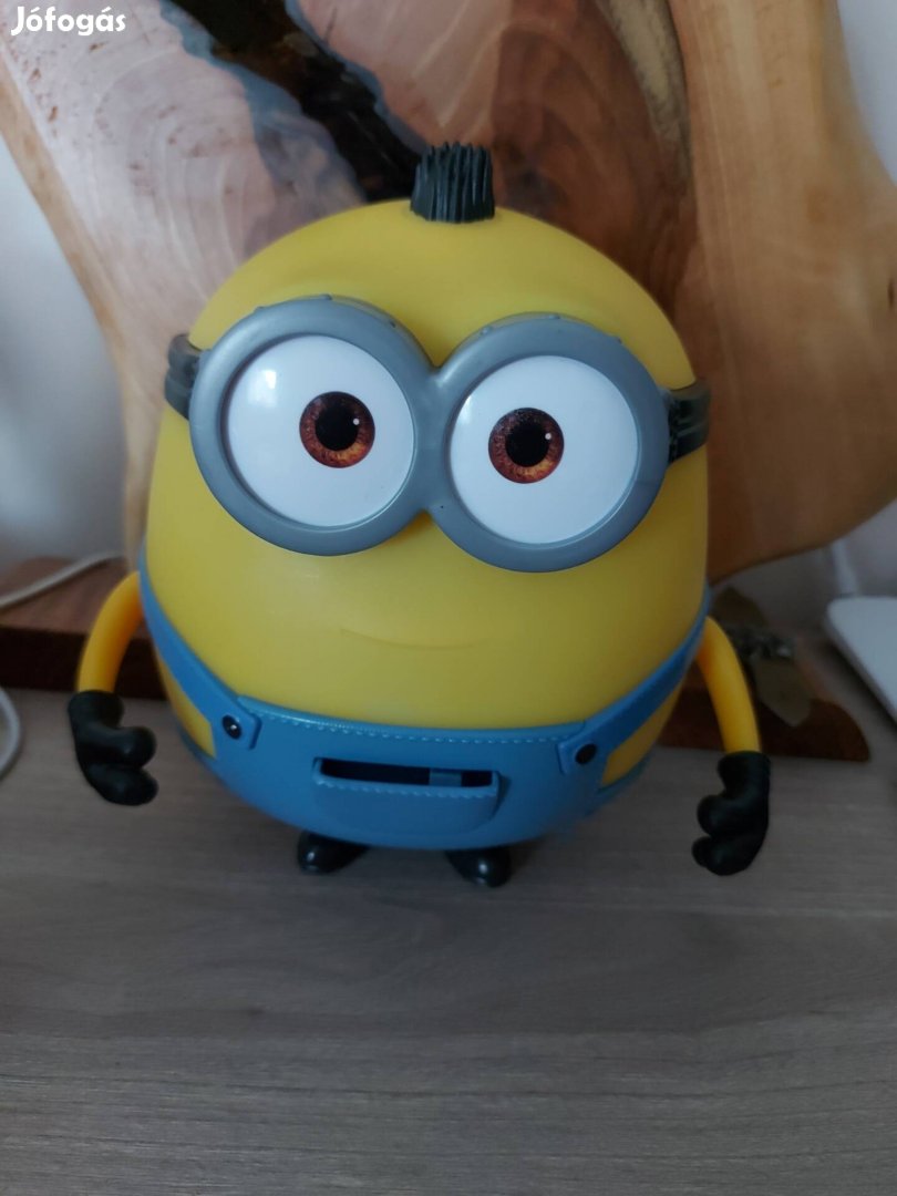 Minion lámpa interaktív játék