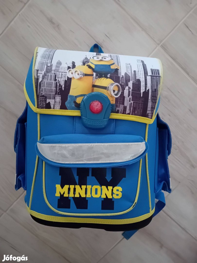 Minions iskolatáska , merev falú