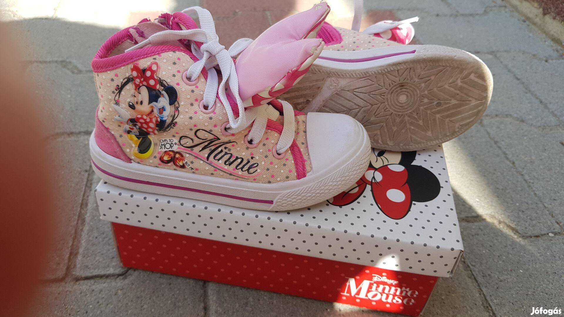 Minnie Mouse magasszárú vászoncipő 25-ös