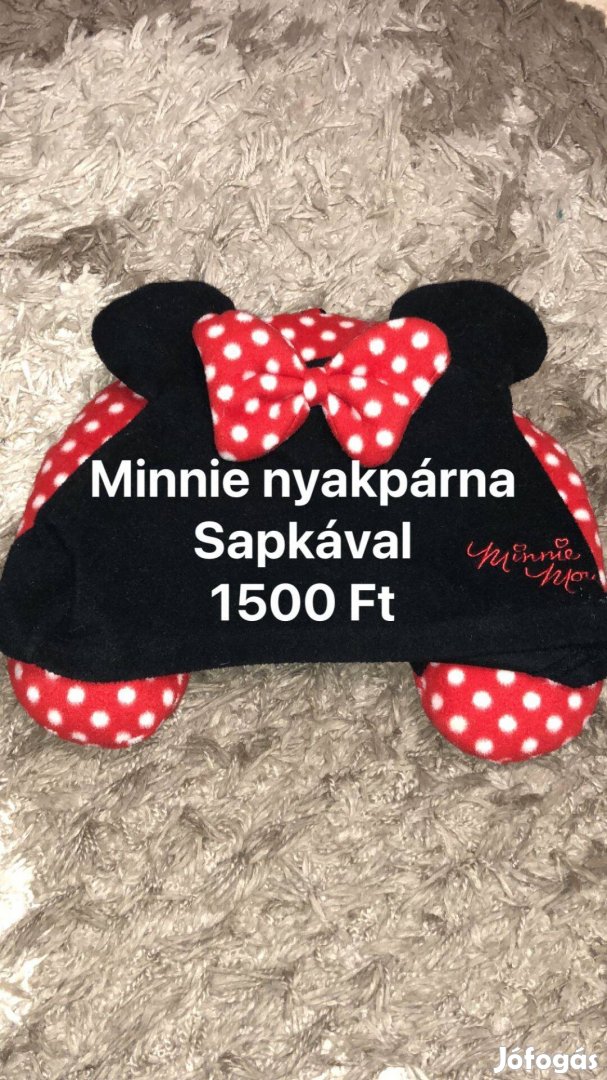 Minnie nyakpárna sapkával