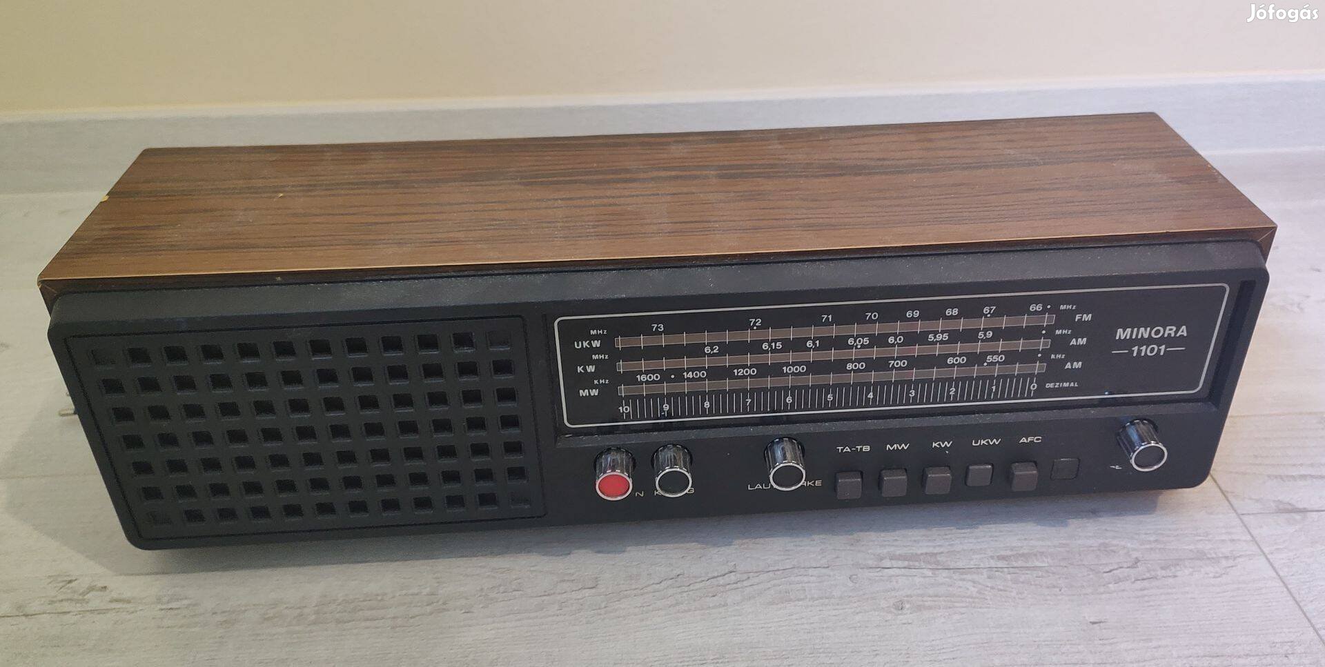 Minora 1101 retro rádió