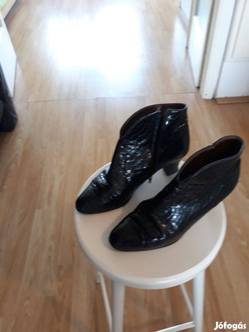 Minőség elegancia eredeti kigyóbör boka csizma 10000 Ft