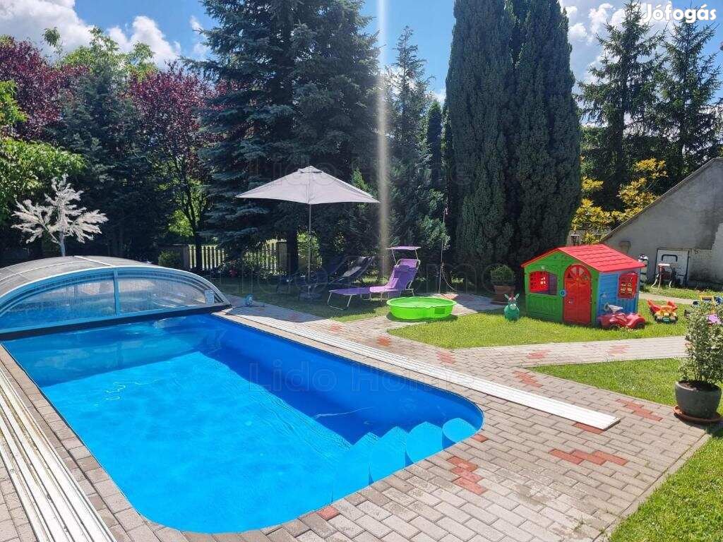 Minőségi ingatlan a Balaton közelében! Medencés családi ház