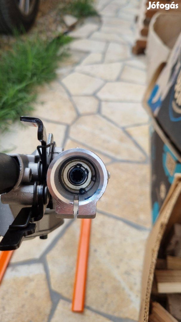 Minőségi sövényvágó adapter 26-os csőre 9bordás, motoros fűkaszára