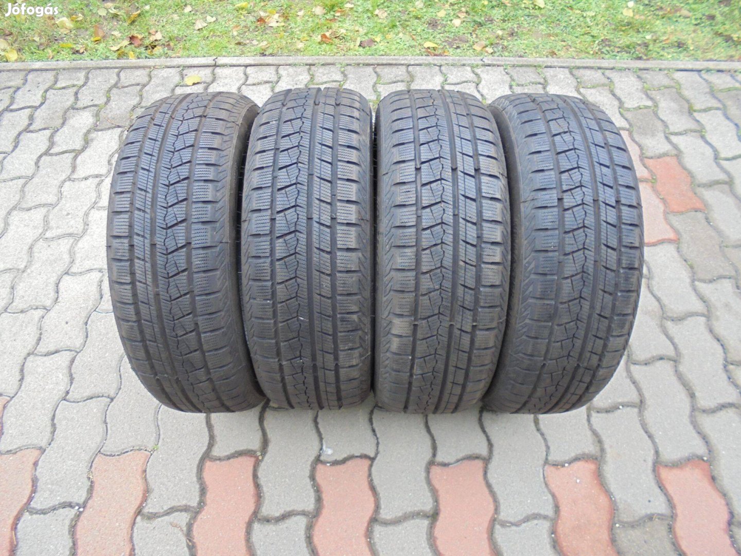 Mint az új 195/55 R 16-os 2023-as téli gumi eladó