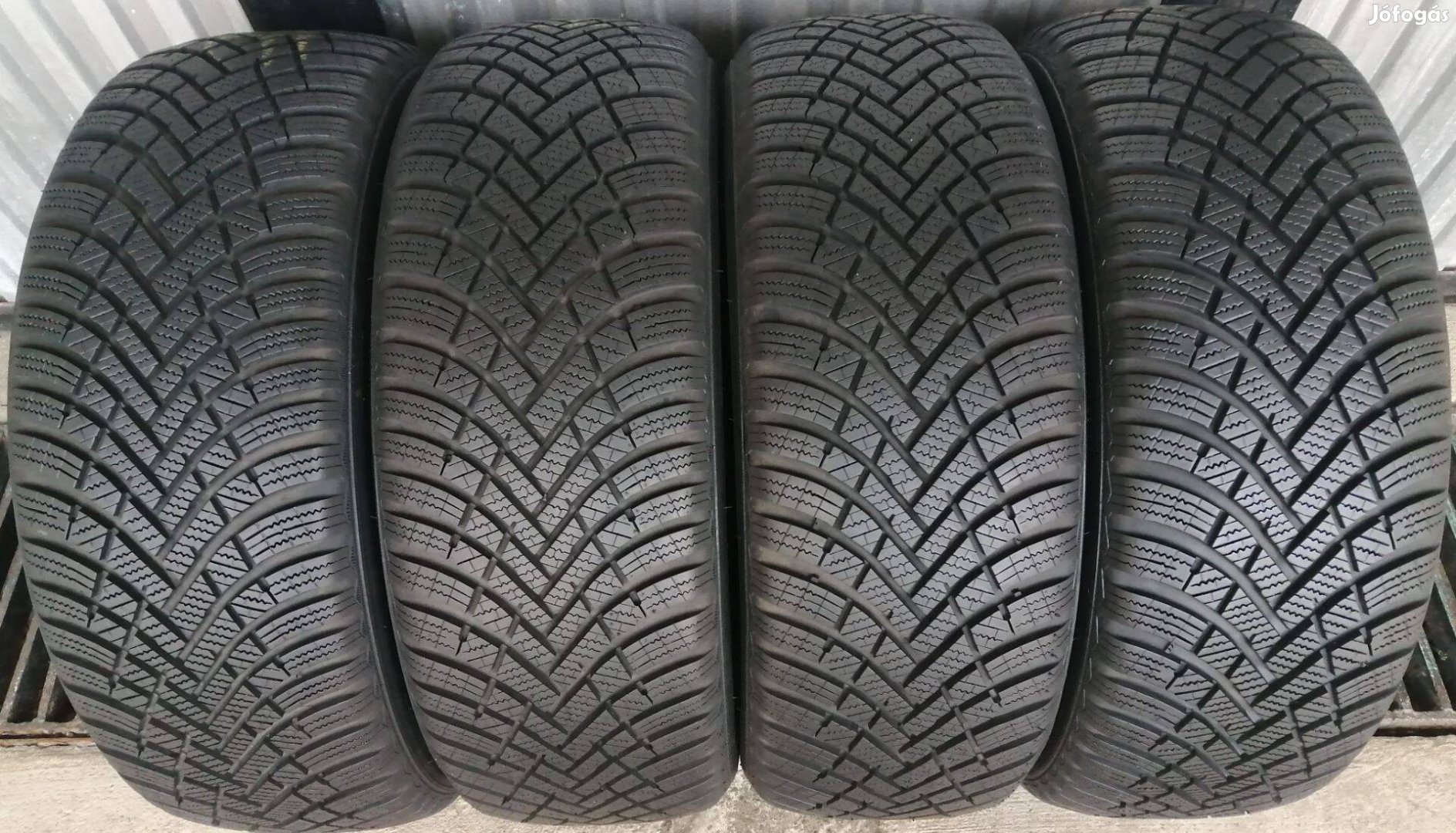 Mint az új 2023 Hankook 215/55 R16 215/55R16 téli gumi fél áron!