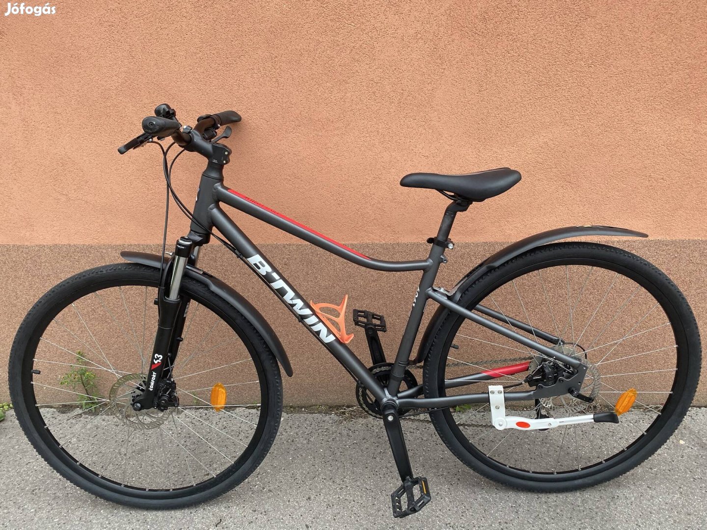 Mint az új,28-as,Tárcsafékes Alu Trekking,felszerelve!