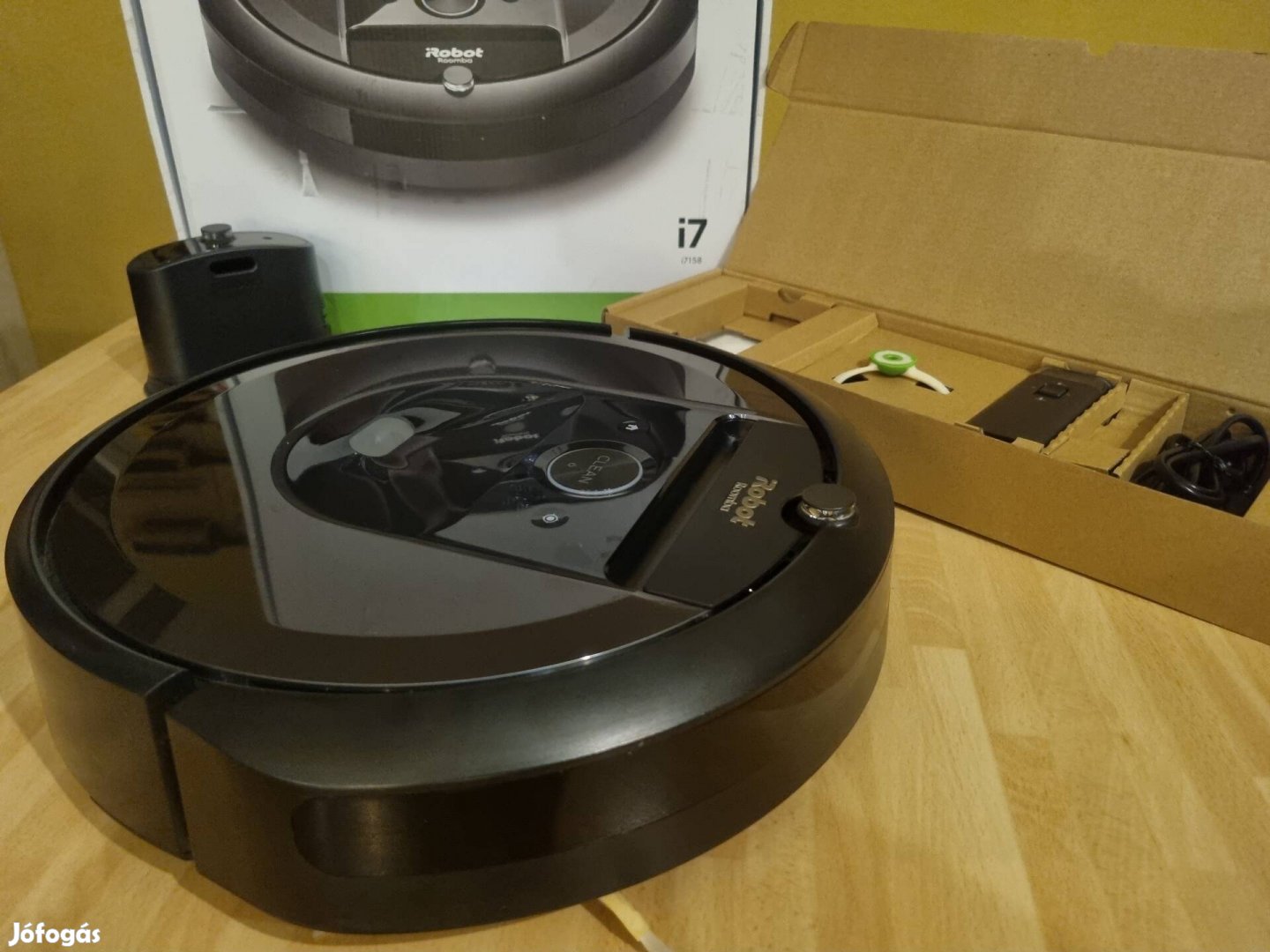 Mint az új, irobot Roomba i7 csak pár órat használt, dobozában