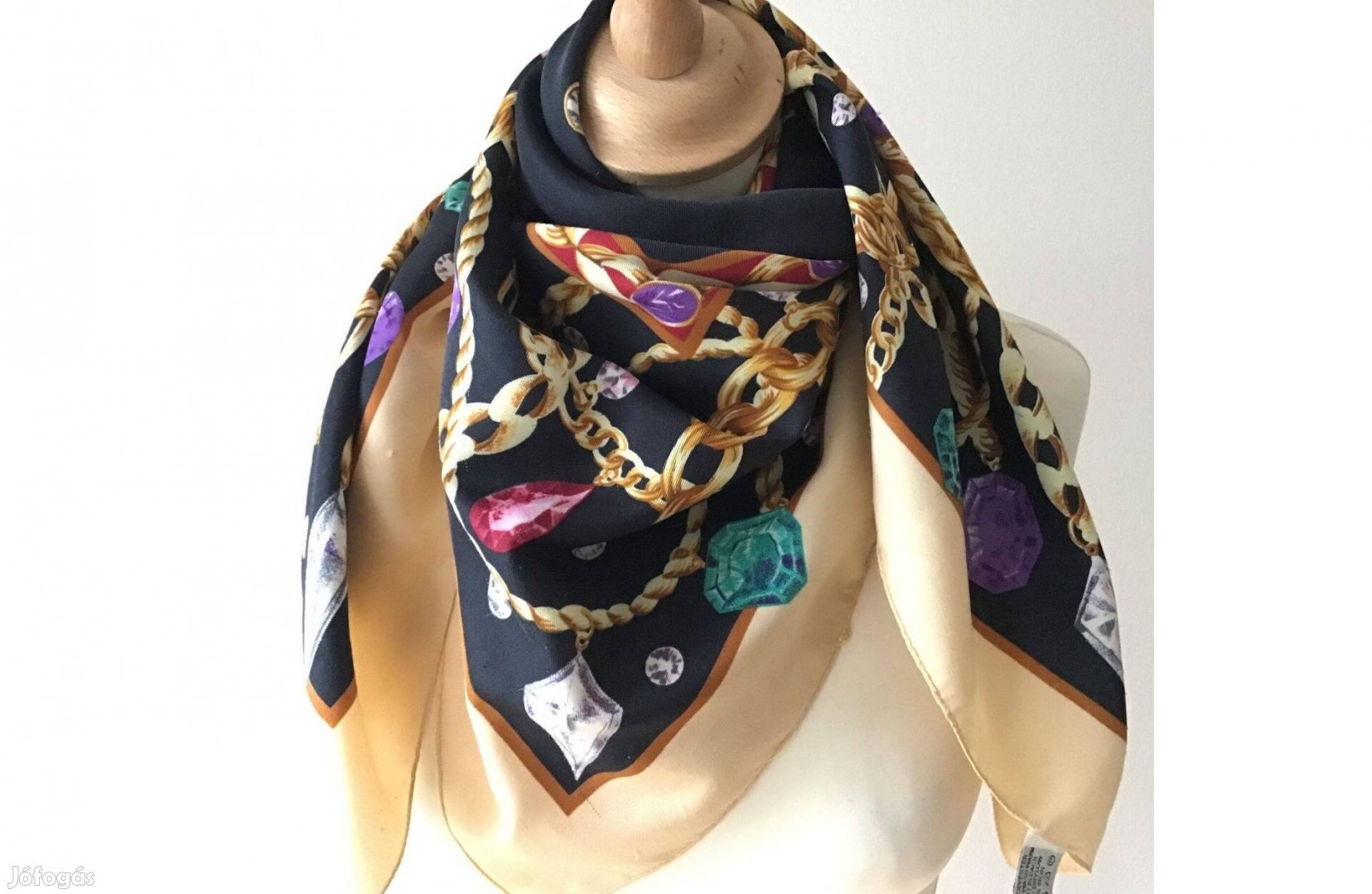 Mintás, nagy Kendő drágaköves nyomott mintával