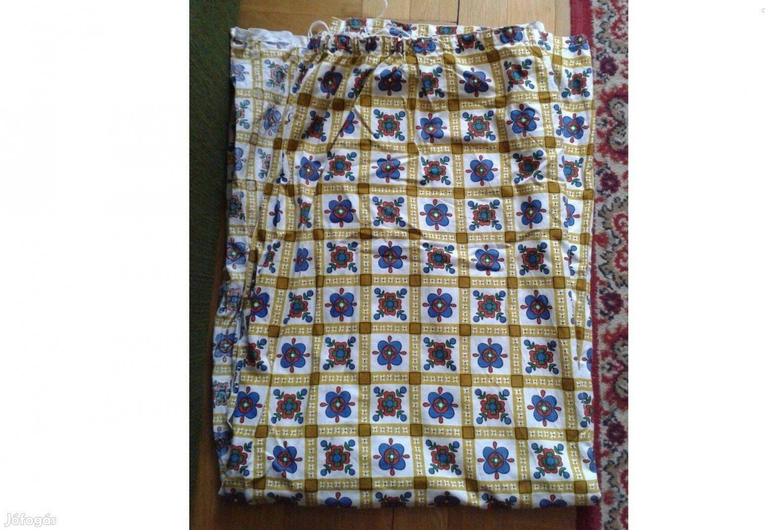 Mintás karton függöny