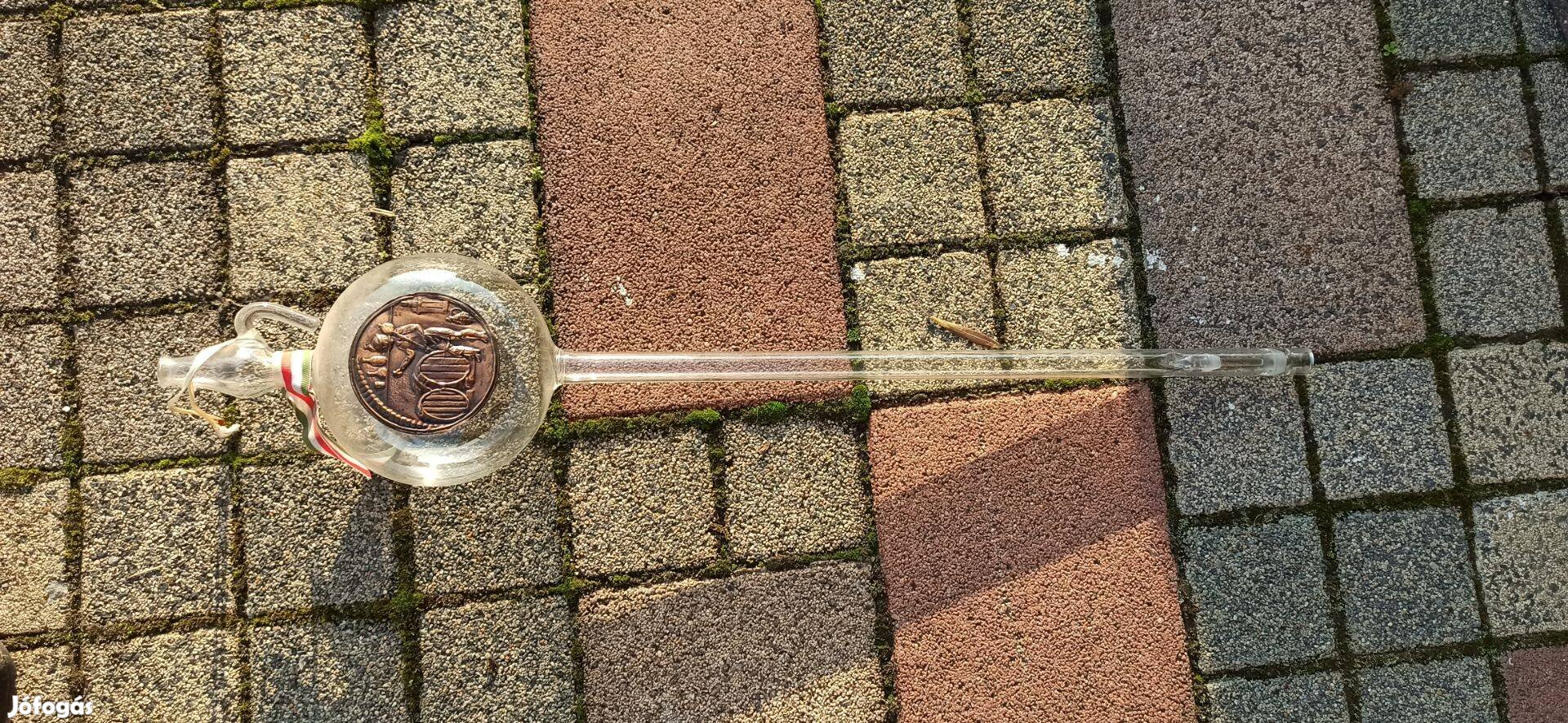 Mintás üveg borlopó