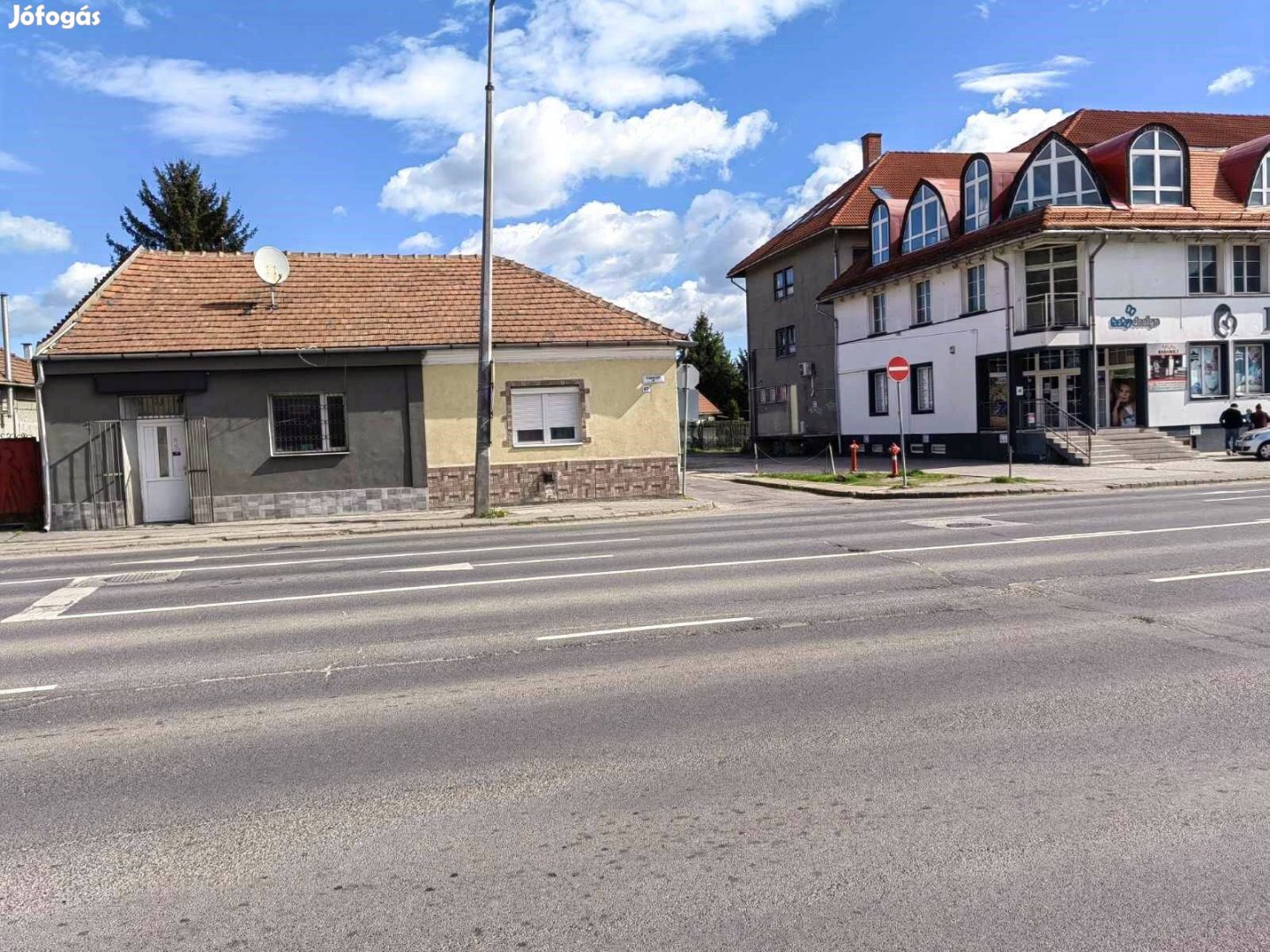 Miskolc Csabavezér úton 112 m2 részben felújított családi ház eladó