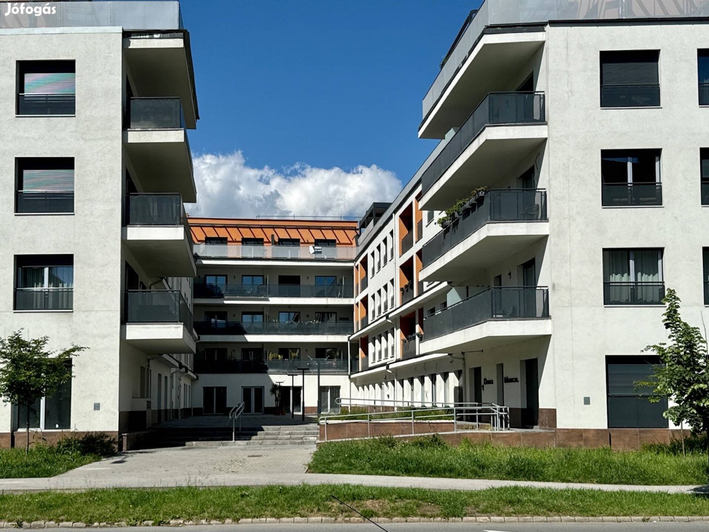 Miskolc Dayka Center Első Emeleti 68 m2-es lakás + 8.5 m2-es terasz
