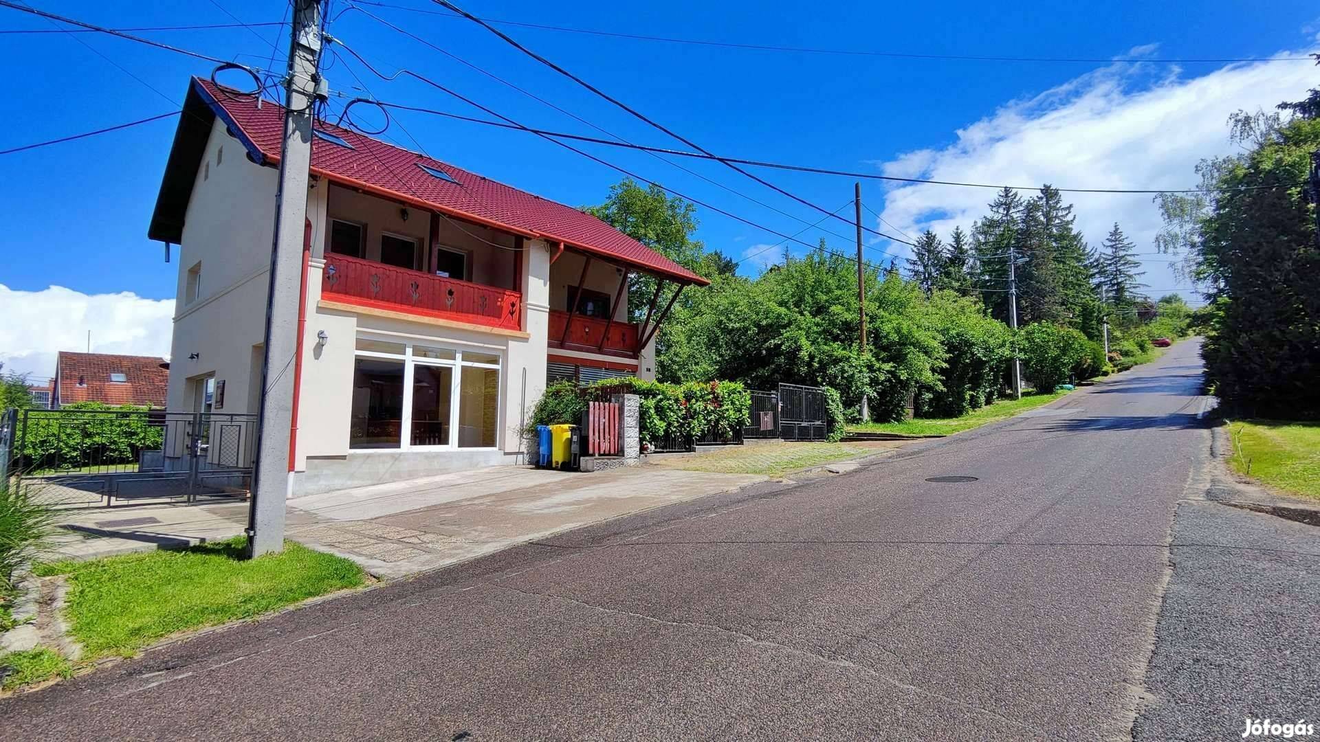 Miskolc Tapolcán 104 m2-es felújított családi ház eladó