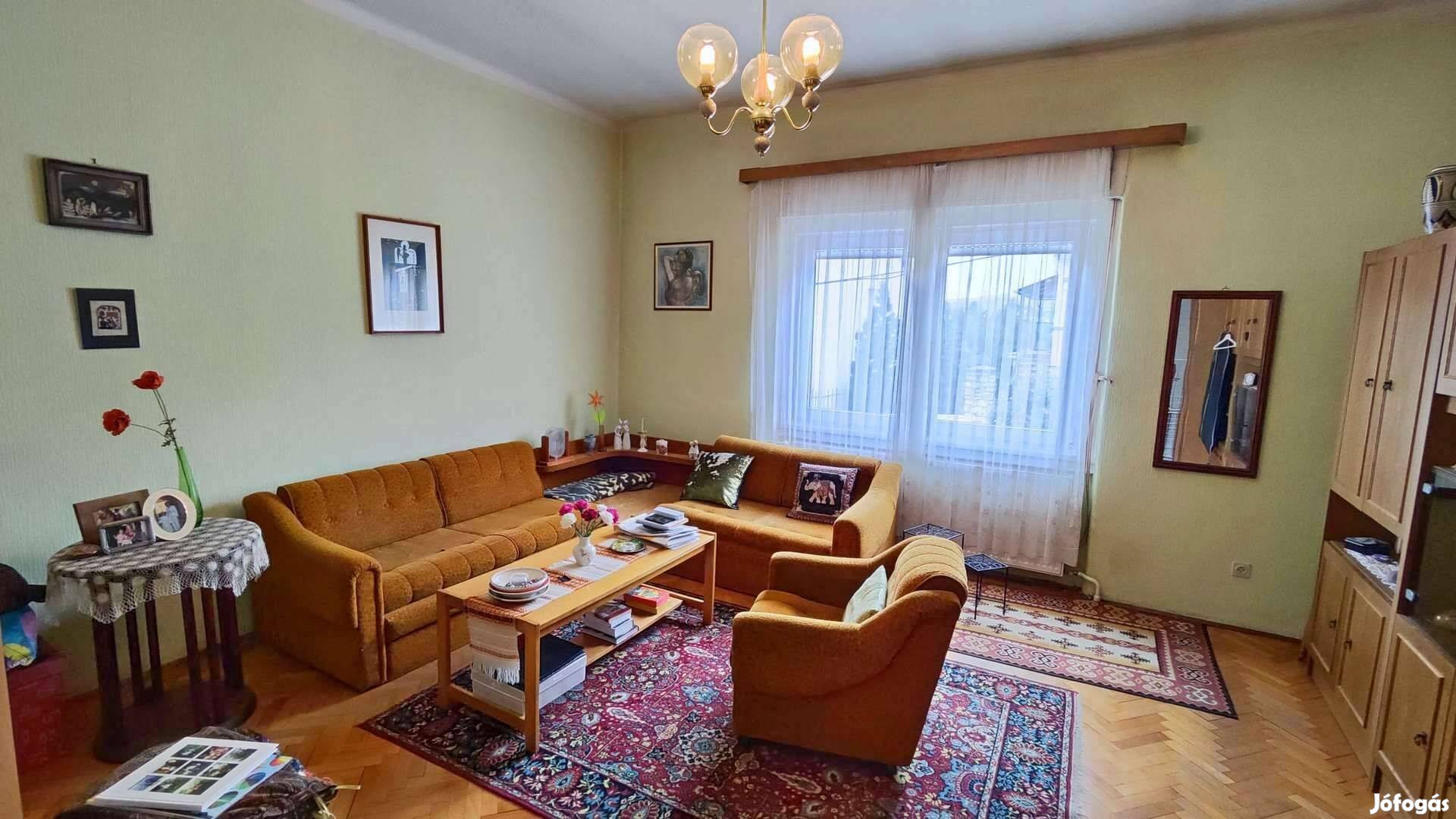 Miskolc belváros Árok utcában 3 szoba hallos családi ház